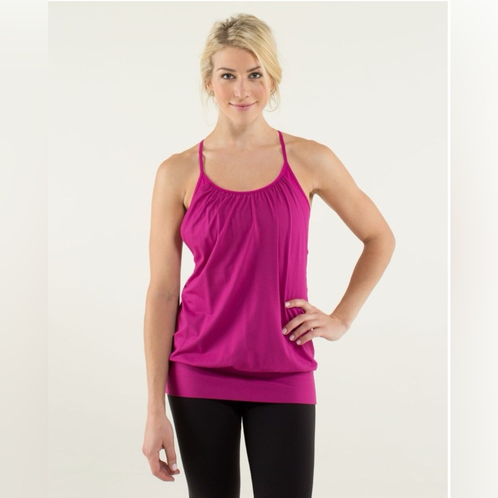Lululemon NO LIMITS Tank Top with built in bra Raspberry